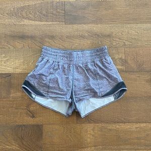 lululemon high-rise 2.5 inch hotty hot shorts